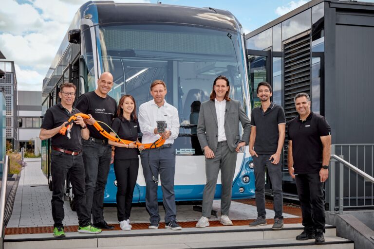 Stefan Staiber, Michael Heinemann, Linda Cam, Patrick Klinge, Nicolas Amacker, Carlo Rindlisbacher und Mefer Dogan (v.l.).