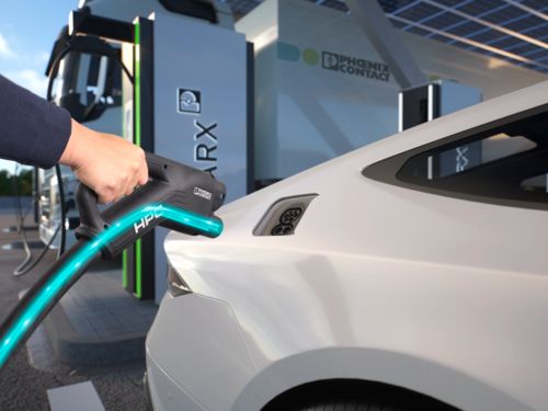 2025 – Marktstart CCS-Megawatt-Laden
