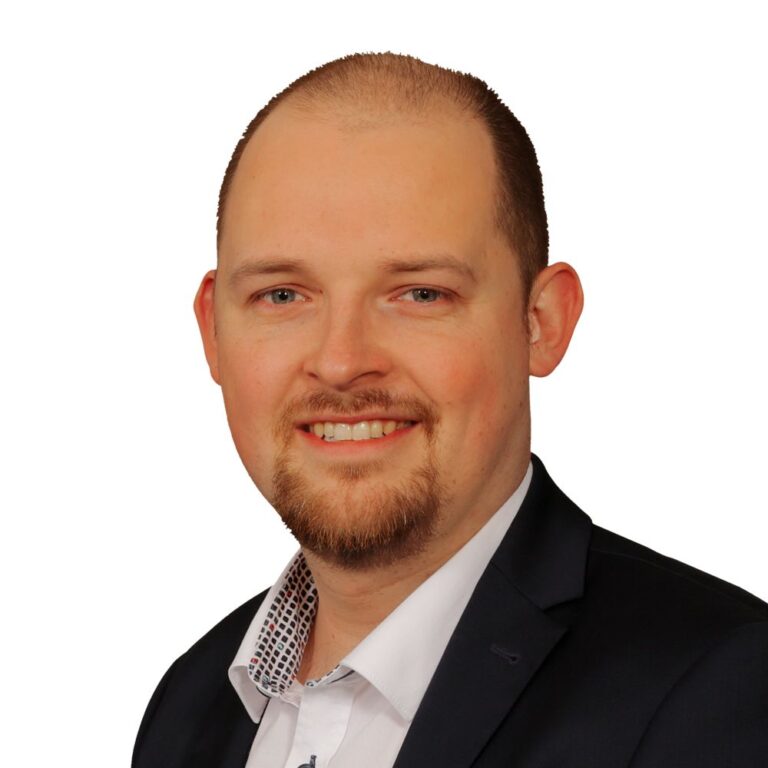 Florian Grothaus Product Manager CHARX connect